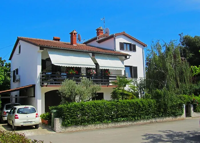 Apartments Zrinka